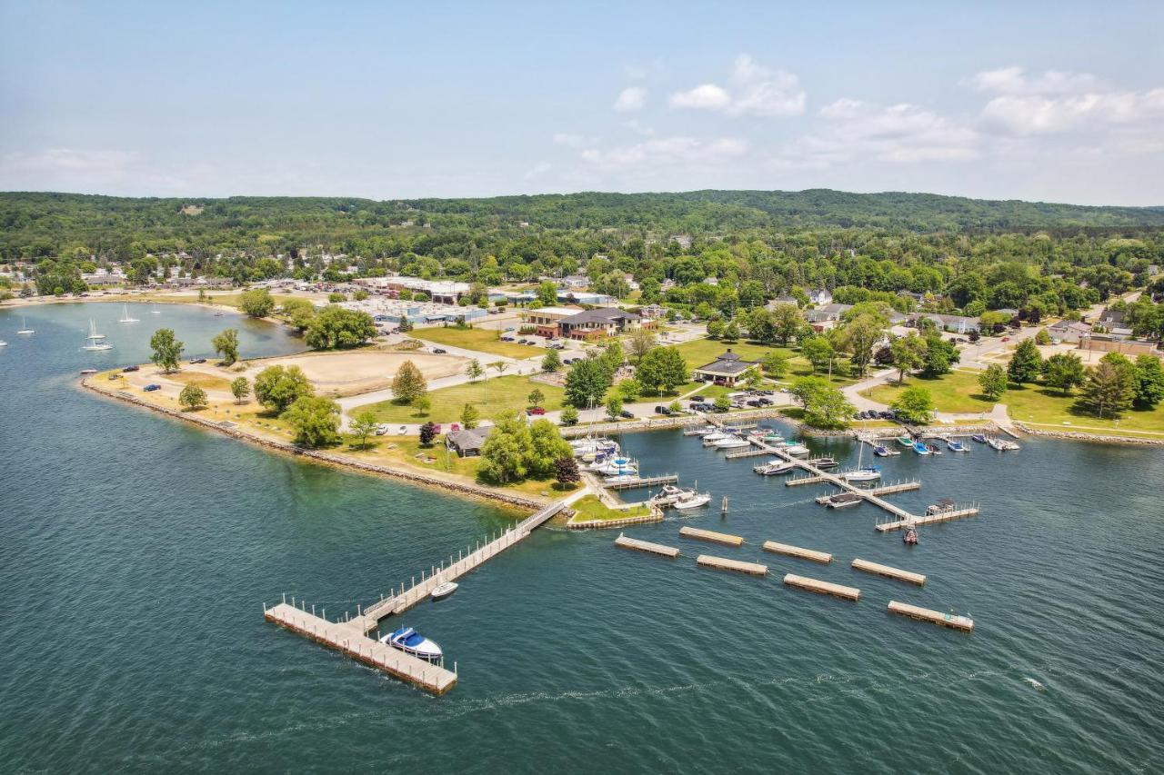 Boyne City Cottage Walk To Downtown And Lake! Bagian luar foto